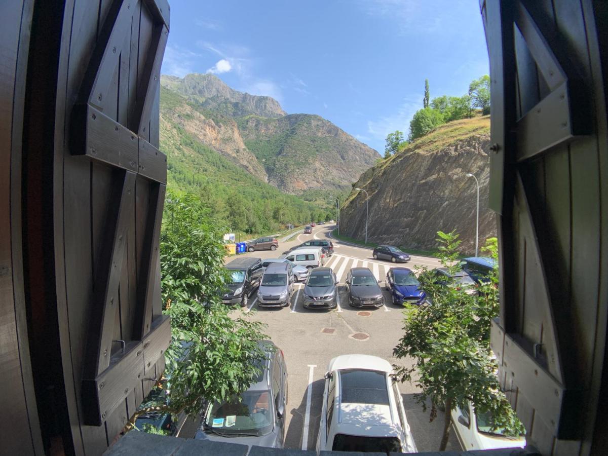 B36 - Mayor 48, 1º - Villmor Benasque Extérieur photo